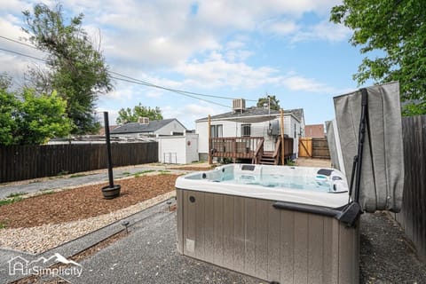 The Coloradical Crashpad! W Fire Pit & Hot Tub House in Wheat Ridge