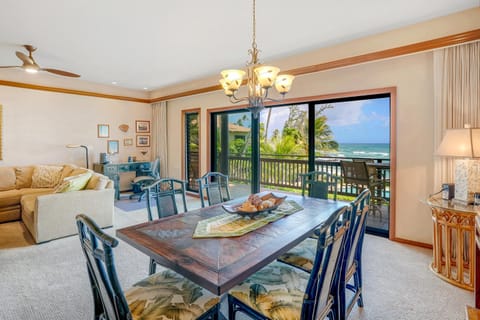 Premier Oceanfront at Lanikai 123 a Spacious 2 Bedroom House in Wailua