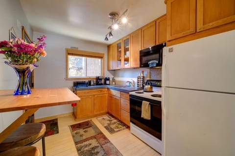 Warm Guest House with Modern Touches in Tahoe Vista! Apartment in Tahoe Vista