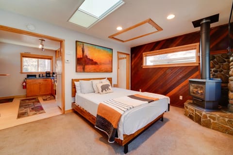 Warm Guest House with Modern Touches in Tahoe Vista! Apartment in Tahoe Vista