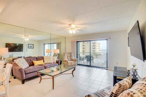 Walk to Coast Condo in Daytona Beach Shores! Apartment in Daytona Beach Shores