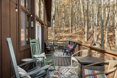 Natural landscape, Balcony/Terrace, Seating area