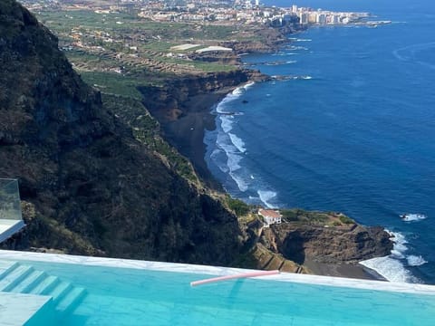 Day, Natural landscape, Sea view, Swimming pool