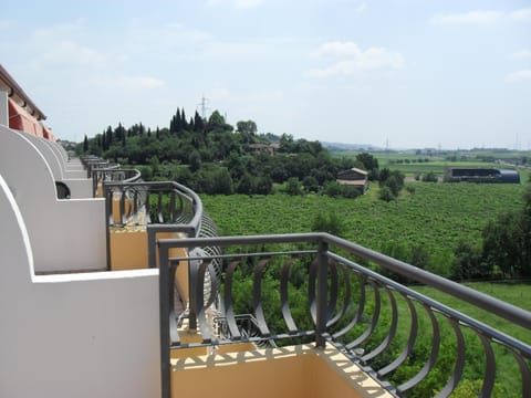 View (from property/room), Balcony/Terrace