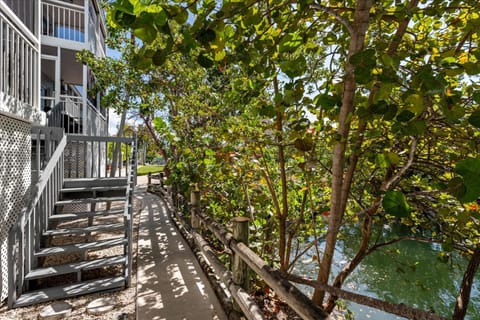 Property building, View (from property/room), Balcony/Terrace, River view