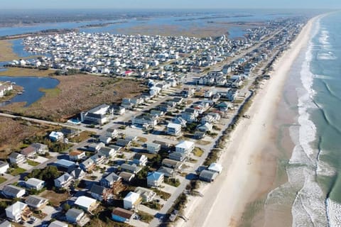 Ocean and Sound Views at Shoreline Escape! Apartment in Surf City