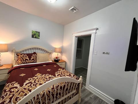 3F5-Chelsea Suites Free washer dryer and TV Vacation rental in East Orange