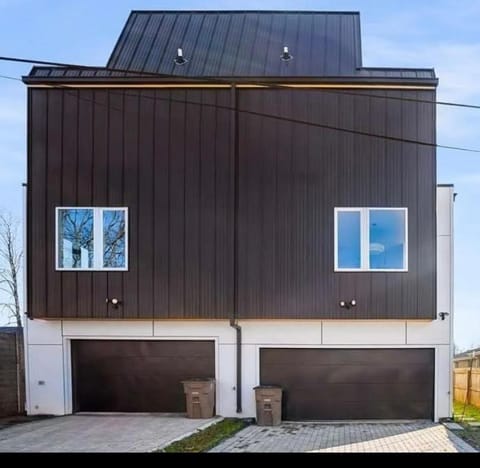 New Elevations Rooftop 5 Min to Downtown Nash Villa in East Nashville