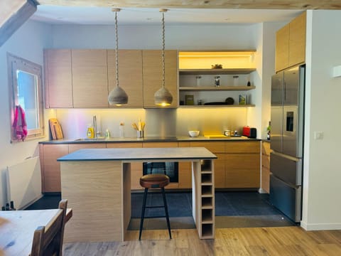 Kitchen or kitchenette, oven, stove