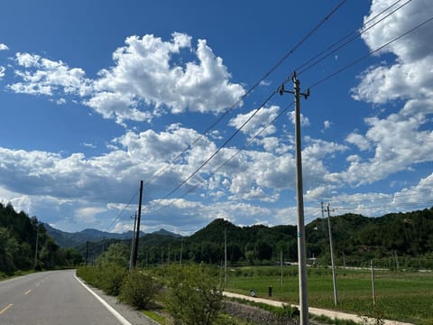 Spring, Day, Neighbourhood, Natural landscape, Mountain view