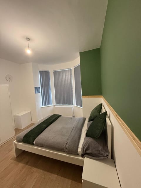 Cosy Double bedroom with attached bathroom Vacation rental in Manchester