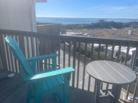 Jimmy's Beach Condo Haus in Emerald Isle