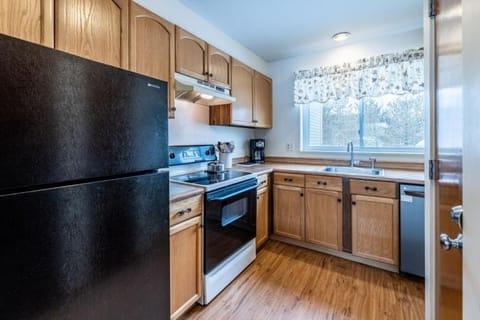 4BR Private Townhouse at Smugglers' Notch Resort condo Apartment in Jeffersonville