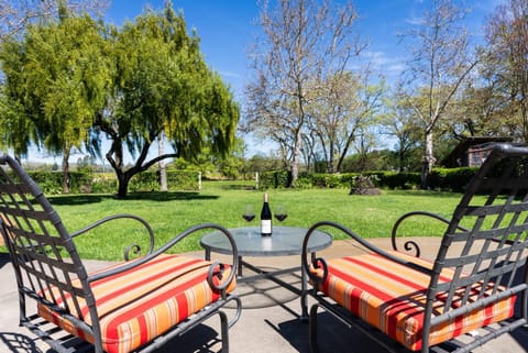 New Wine Country Serenity Among the Vines Maison in Windsor