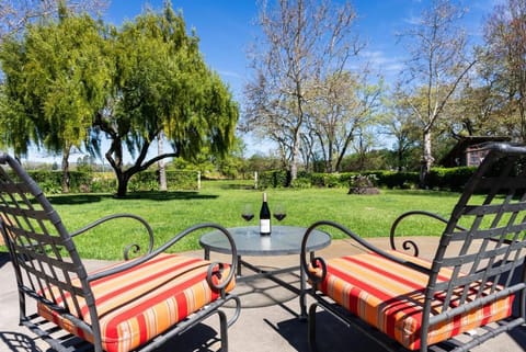 New Wine Country Vineyard View Guesthouse Casa in Windsor