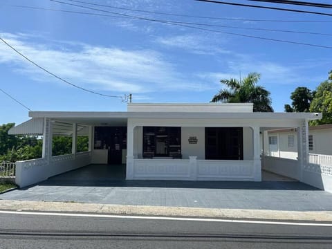 Full House in Rincon & Walk to the beach House in Rincón