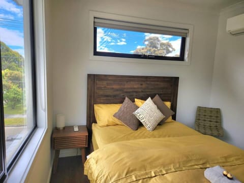 Bed, Bedroom, Landmark view, air conditioner