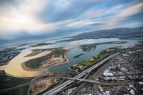 Pacific Beach Modern King Suite with Parking House in Mission Bay