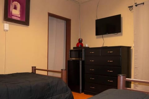 TV and multimedia, Photo of the whole room, Bedroom