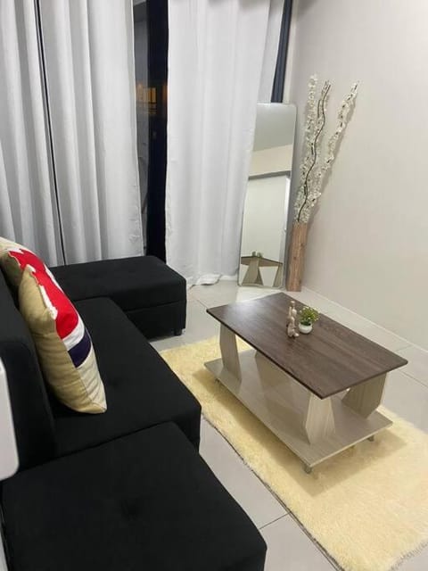 2 Bedrooms Suite in Mckinley BGC Apartment in Makati