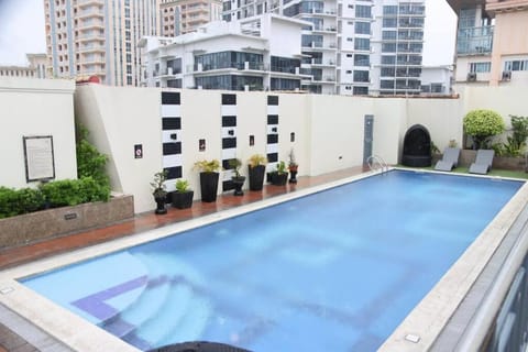 Great luxury condo in McKinley Apartment in Makati