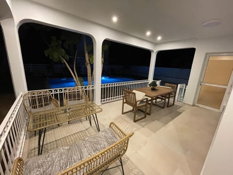 Balcony/Terrace, Swimming pool