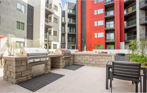 A-Class Lavish 2 bed Apt in Woodland Hills CA Apartment in Woodland Hills