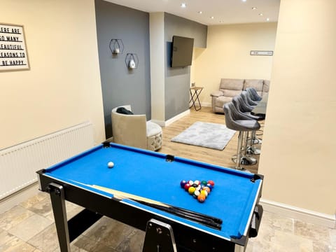 Billiard, Game Room, Table tennis, Living room