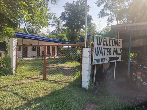 El Nido Nagkalitkalit Falls Guest House Bed and Breakfast in El Nido