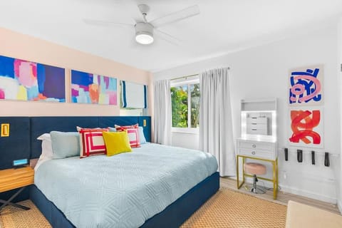 Bed, Photo of the whole room, Decorative detail, Bedroom