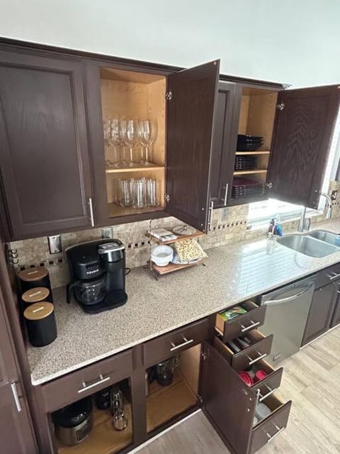 Coffee/tea facilities, Kitchen or kitchenette