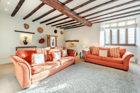 Charming And Cosy Town Farmhouse Apartment in Braunton