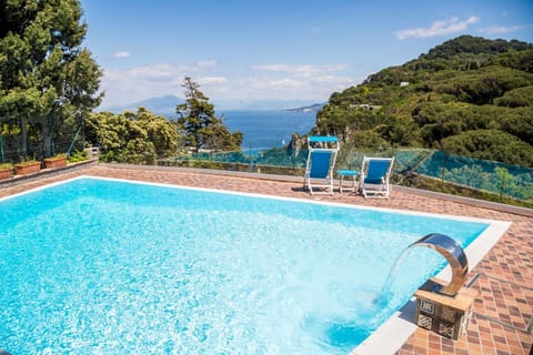 Balcony/Terrace, Pool view, Sea view, Swimming pool