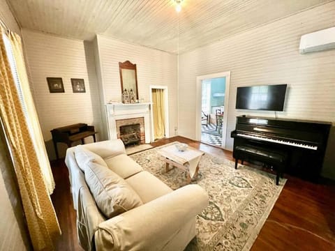 Historic Cozy Cottage Apartment in Milledgeville