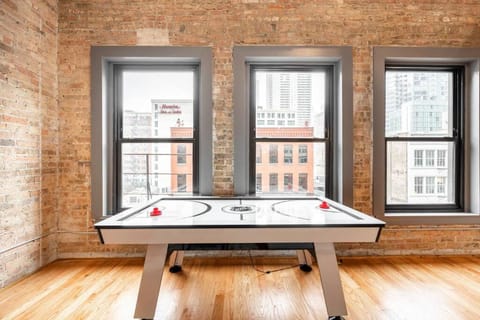 503LOFT 5 BED 2 BA Downtown Loft - Sleeps 8 Apartment in River North