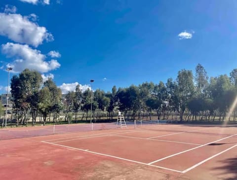 Tennis court, Tennis court