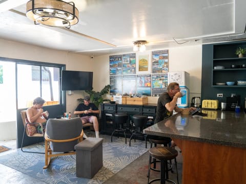 ALOH Seaside Hawaiian Hostel Bed and Breakfast in Honolulu