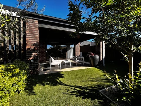 Melbourne Group Travel Accommodation Vacation rental in Little River