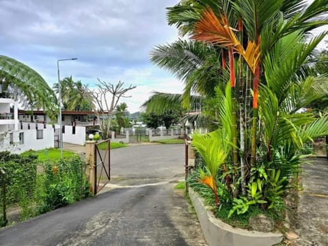 Neighbourhood, Street view