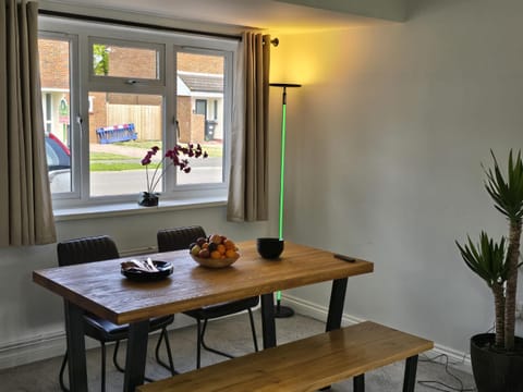 Food and drinks, Dining area