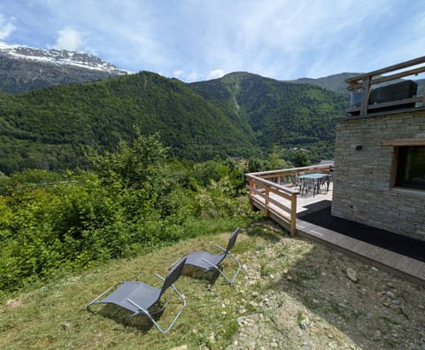 Property building, Spring, Day, Natural landscape, View (from property/room), Balcony/Terrace, Mountain view, sunbed