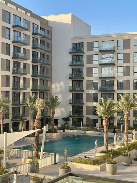 Pool view, Swimming pool, sunbed