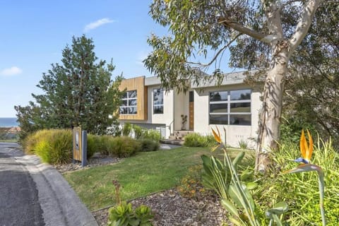 Modern Bay View Sanctuary Escape House in Dromana