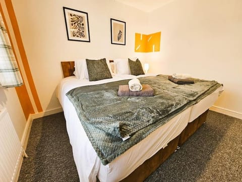 High Wycombe Contractor's delight - sleeps 12 Apartamento in High Wycombe