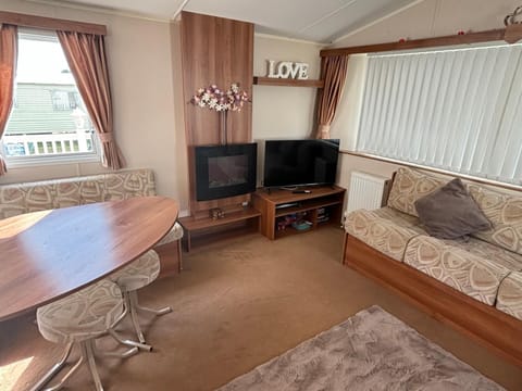 Beautiful , spacious two bedroom caravan home Apartamento in Eastchurch