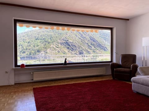 Communal lounge/ TV room, Natural landscape, Living room