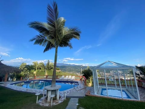 Garden, Hot Tub