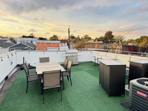 Stunning NYC rooftop views minutes away from NYC 2 bedroom 2 bath Apartment in Jersey City