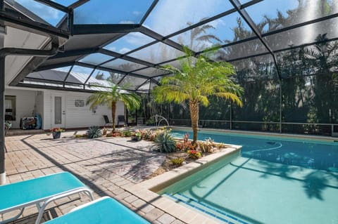 Agave Sun! Modern, tropical pool home just off Anna Maria Island! House in Bradenton