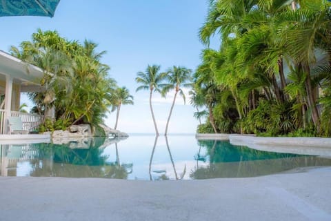 Island Palm Estate House in Upper Matecumbe Key